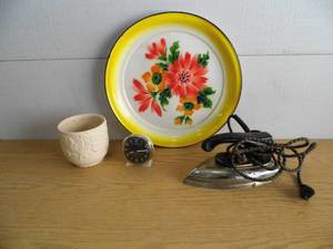 lot 34 image: Metal Trays - Iron - Clock - USA Pottery