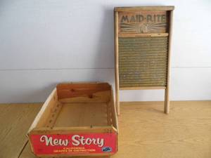 lot 37 image: Crate - Maid Rite Washboard