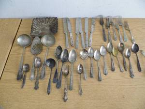 lot 58 image: Vintage Flatware