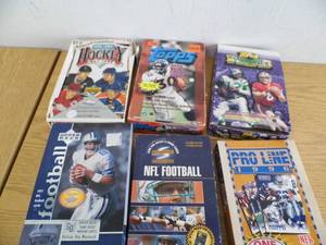 lot 79 image: Football - Hockey Cards