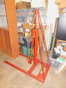lot 4 image: Engine Hoist