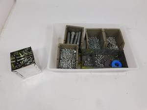 lot 25 image: Lot of screws and bolts