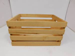 lot 31 image: Wood crate