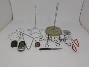 lot 46 image: Misc items