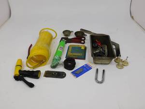 lot 47 image: Misc items
