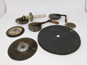 lot 49 image: Misc items