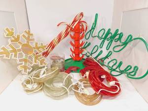 lot 57 image: Misc Christmas Items