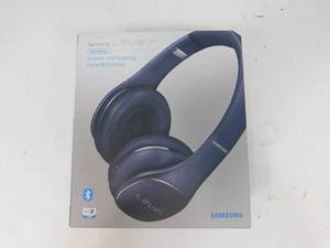 lot 68 image: Samsung Wireless Noise Canceling Headhphones