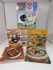 lot 71 image: Lot of 5 misc items