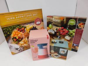 lot 73 image: 4 Misc Items