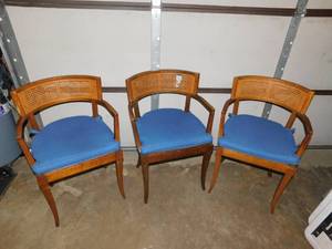 lot 76 image: 3 Blue Chairs