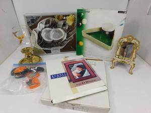 lot 92 image: Misc Items