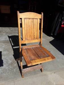 lot 10 image: Antique Wood Folding Chair