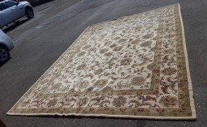 lot 14 image: Thomasville Large Area Rug 10x14 Made In India