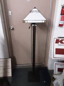 lot 19 image: Vintage Floor Lamp With Leaded Glass Shade