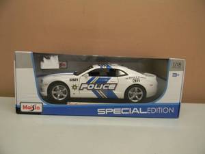 lot 6 image: MAISTO 118 SCALE SPECIAL EDITION 2010 CHEVROLET CAMARO SS RS POLICE CAR - NEW IN BOX - SEE PICTURES