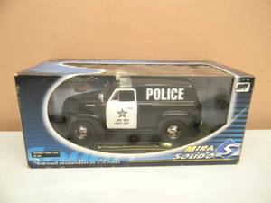 lot 8 image: MIRA SOLIDO 118 SCALE DIE CAST CHEVROLET PANEL 1950 NEW YORK POLICE DEPT. - NEW IN BOX - SEE PICTURES