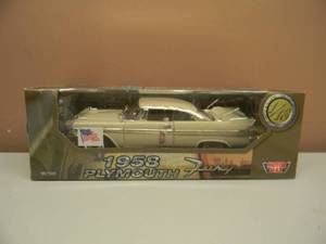 lot 24 image: MOTOR MAX 118 SCALE 1958 PLYMOUTH FURY - DIE CAST NEW IN BOX - SEE PICTURES