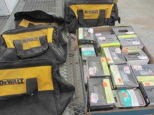 DeWalt Tool Bags, Hardware
