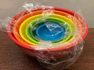 lot 37 image: Nesting Bowl