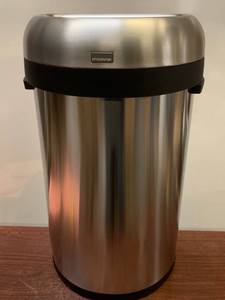 lot 118 image: Simple Human Trash Can