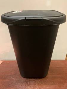 lot 120 image: Touch Top Trash Can