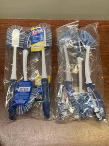 lot 108 image: Dish & Sink Brushes