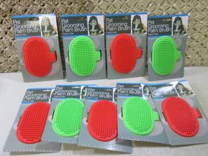 9 Pet Grooming Palm Brushes  EC1...
