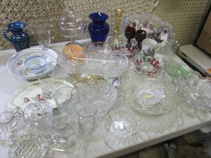 Large Lot of Glass Decor  D-3...