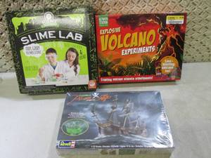 Slime Lab, Explosive Volcano Experi...