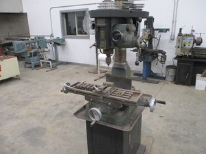 lot 3 image: VERTICAL MILL W POWER DOWN FEED