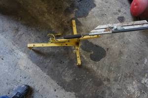 lot 52 image: Clay Target Thrower