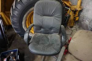 lot 70 image: 2 Wheeled Office Chairs