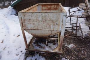 lot 69 image: Metal Storage Container