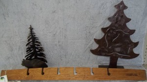 lot 38 image: Wine Glass Holder and Home Decor