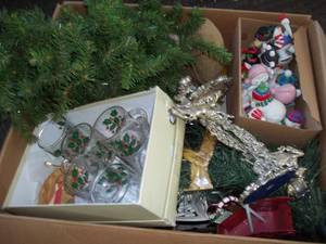 lot 79 image: Holiday Lot