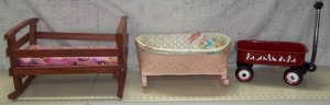 lot 114 image: Doll Furniture