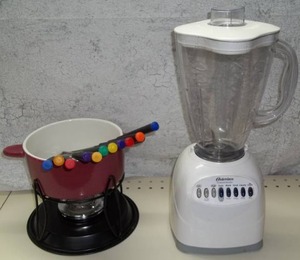 lot 125 image: Blender and Fondue Set