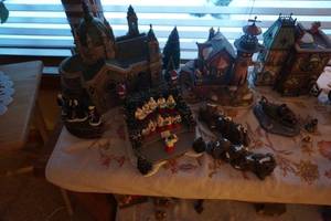 Department 56 Seaside Village Themed Collectibles