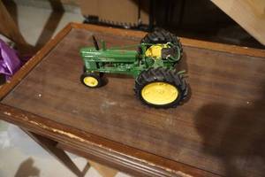 John Deere Toy Tractor With Built In Tire Clock