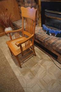 Wood Sitting Chair