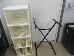 Stacking Cubes - Keyboard Stand
