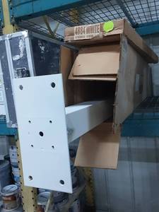 NEW Mail Box Post & 4 Wide Spreader