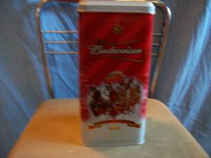 Budweiser 2006 Christmas tin can with 4 aluminum bottles & coasters. Still Full. As shown.