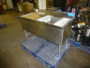 lot 18 image: LaCrosse Ice SinkCocktail Station # 122577