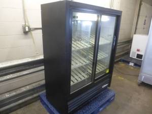 lot 5 image: True Refrigerator Glass Door  # 121335