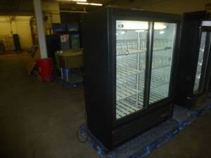 lot 20 image: True Glass Door Merchandiser Cooler # 119616