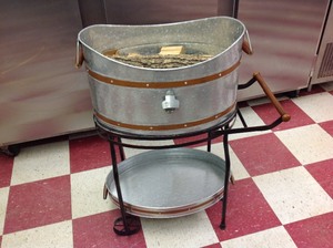 lot 16 image: Decorative Cart