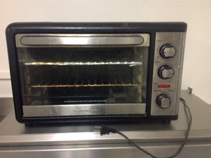 lot 93 image: Hamilton Beach Toaster Oven