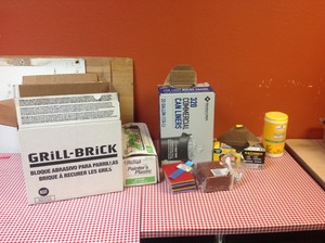 lot 104 image: Cleaning Supplies